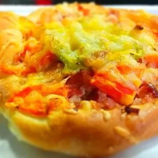 Tomato, sausage &amp; cheese pastry