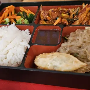 Spicy chicken bento