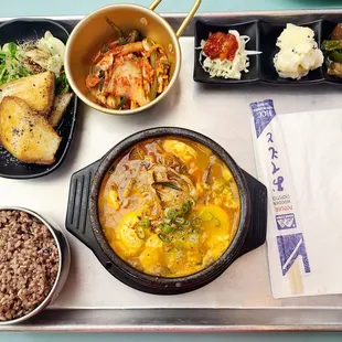 Soondubu (spicy tofu soup)