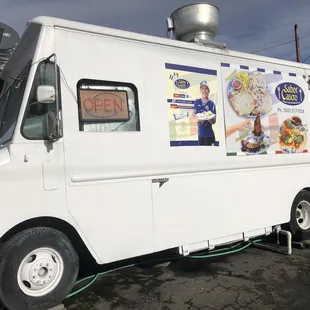 a white food truck
