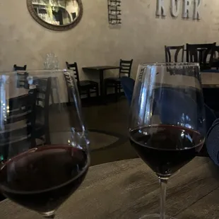 Charming wine bar!