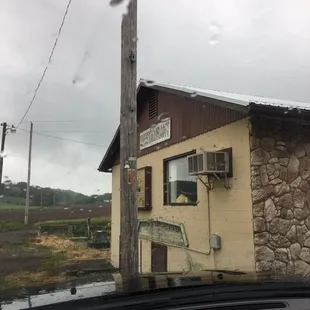 a view of the outside of the building