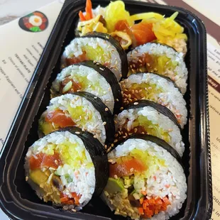 Salmon kimbap