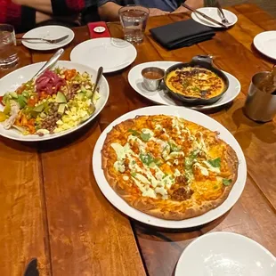 Salad and appetizers (Salad, Fondue, Flatbread)