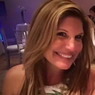 Stacie R.