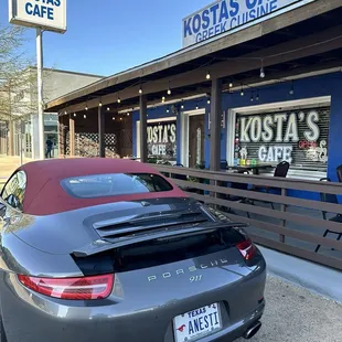 Kostas café entrance