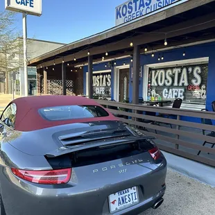 Kostas café entrance