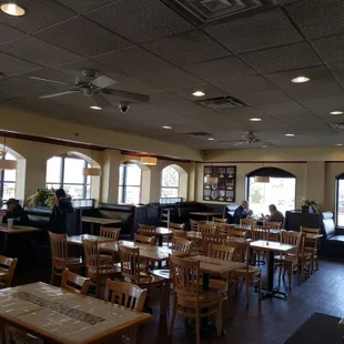 Dining area, clean and spacious.