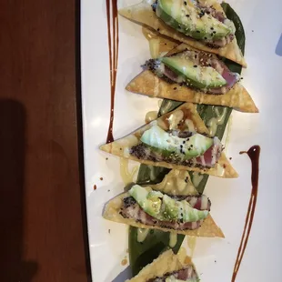 Tuna nachos- absolutely delicious a must have.