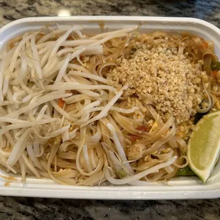 Chicken pad Thai