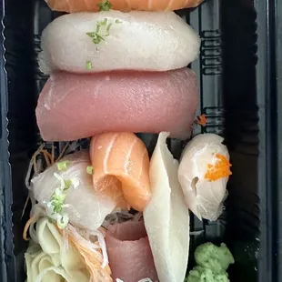 Sushi sashimi lunch