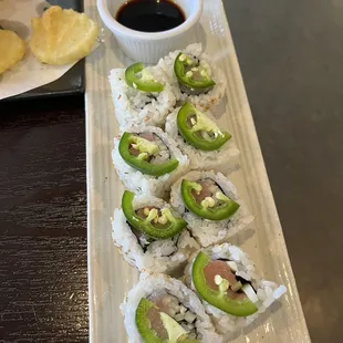 Hamachi jalapeño roll