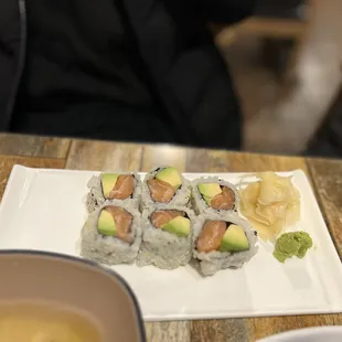 salmon Avocado roll