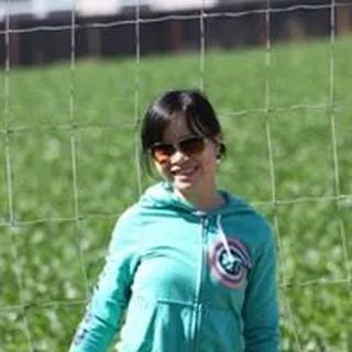 Yoyo C.