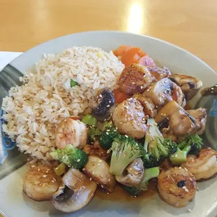 Hibachi Chicken and Scallops with broccoli plus fried rice and carrots