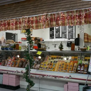 Come by and get a flavorful meal and snacks!