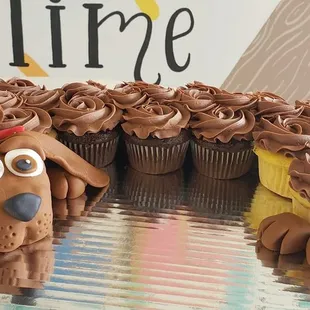 Weenie dog cupcakes