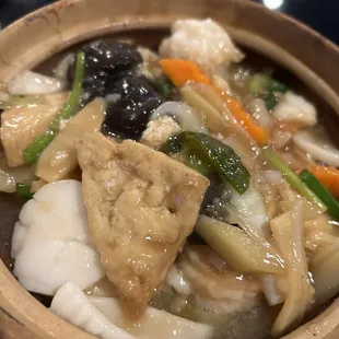 Seafood hot pot...Very good!