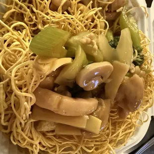 Chicken crispy Hong Kong style noodles