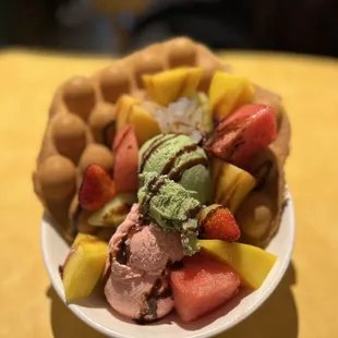 Mixed Fruit Ice Cream Puffle