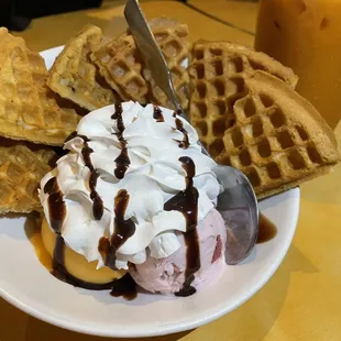 05/06/2023 - Sundae Waffle
