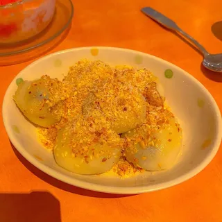 Pan Fried Sesame Glutinous Balls w/ Crushed Peanuts (5)