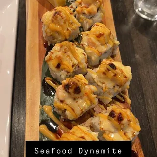 Seafood Dynamite Roll