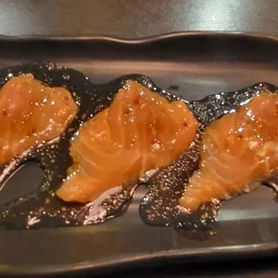 Salmon carpaccio