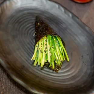 CUCUMBER HAND ROLL