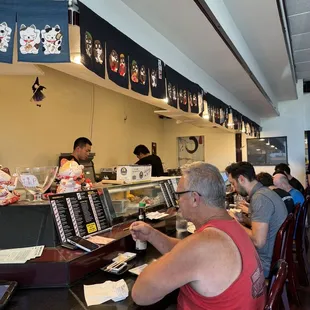 Bustling lunch crowd