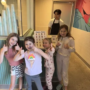 Strawberry bliss Boba and the classic milk tea were amazing!