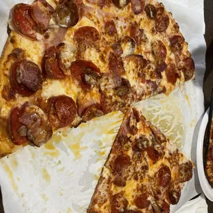 Di Carne(Meat Lovers) pizza 16 inch