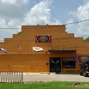 View of Koz&apos;s from Zeringue Park.