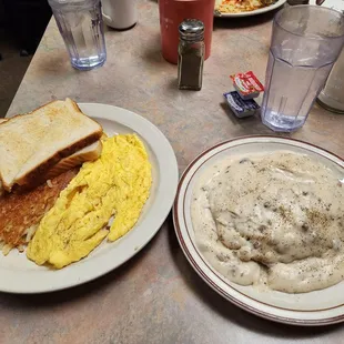 Country fried steak breakfast (extra gravy)