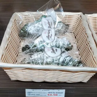 Croissant Green Tea ($4.50)