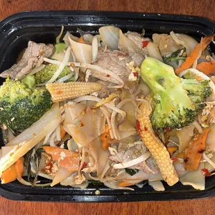 Pad Kee Mao Drunken Noodles with Beef