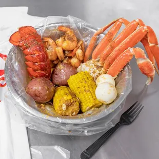 Ready for get some lobster ? Captain&apos;s Pick is your best choice!