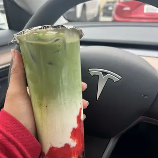 Strawberry Matcha Latte (Large)