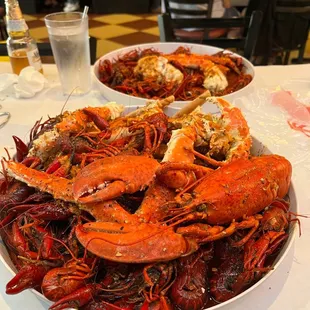 two plates of lobsters