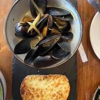 Garlic Miso Mussel