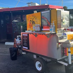 Our Cart can cater to all your needs without taking up a huge amount of space. Book us for your next special event.