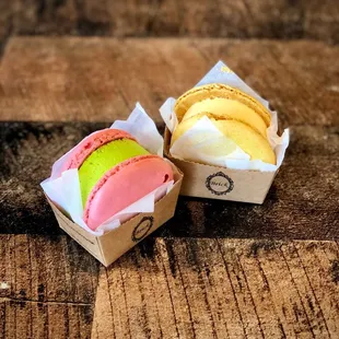 Green tea and mango macaron ice cream