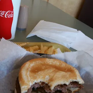 Average burger.....it&apos;ll make a turd