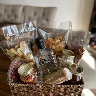 Snack basket with papa loca jerky