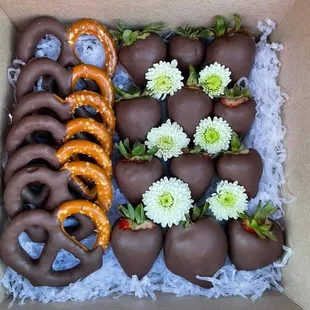 Chocolate cover Strawberry and pretzels