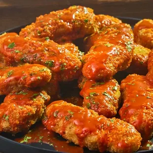 chicken wings and fried chicken, bbq wings, poultry, chicken wings, food, fried chicken wings, fried chicken, chicken, bbq chicken