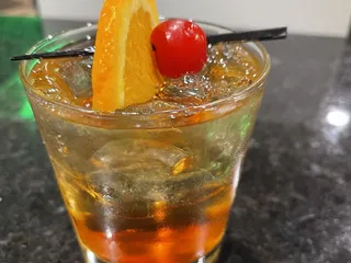 Links and Drinks Golf Bar