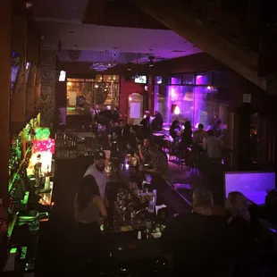 FULL HOUSE ON A TUESDAY NIGHT! Idk anywhere else that cracks on a Tuesday...