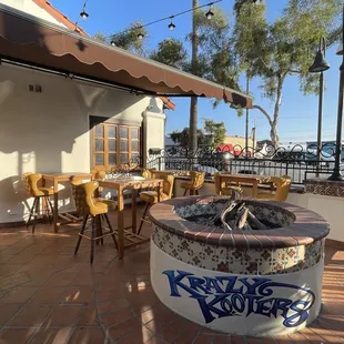 Sweet fire pit and amazing leather chairs