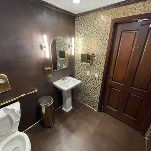 Stunning Bathroom!  Didn't see that coming.